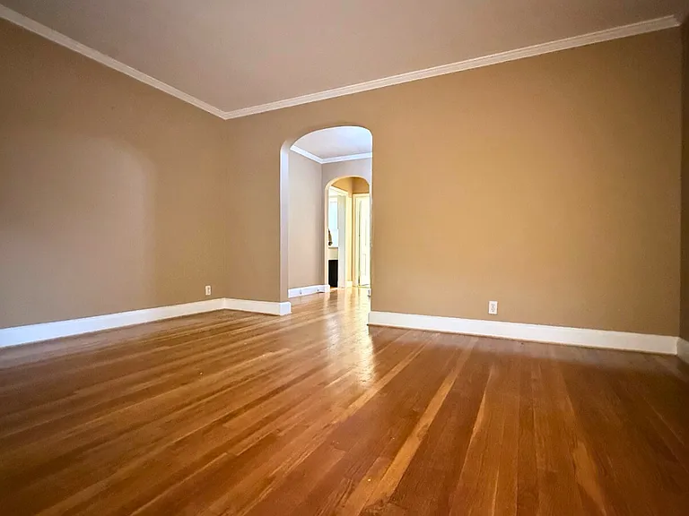 80 Strathmore Rd #1 — Photo 2