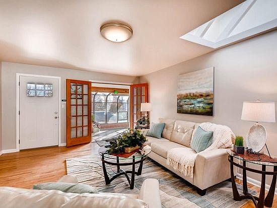 5th image of 6267 W 61st Pl