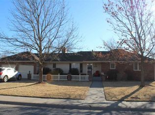 2706 Westminster Dr, Hutchinson, KS 67502