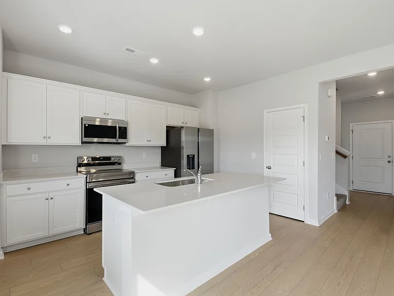 165 Labrador Ln — Photo 6