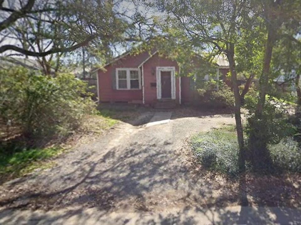 1st image of 2266 Cloverdale Ave