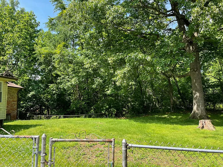 230 Downer Dr — Photo 14