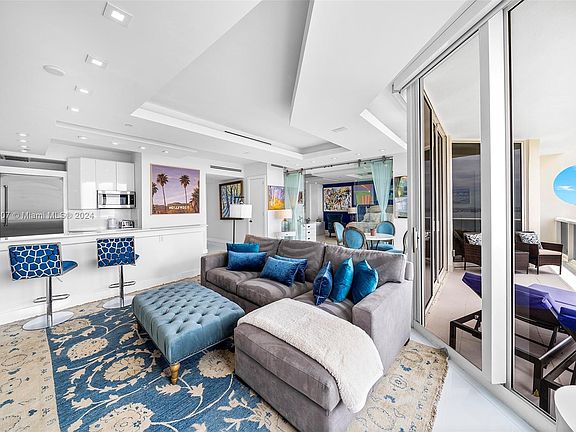 5th image of 4779 Collins Ave #Penthouse 4306