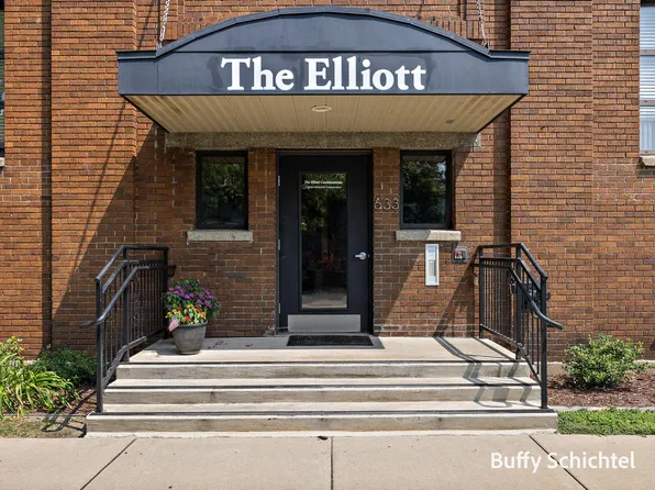 633 Elliott Ave APT 10, Grand Haven, MI 49417