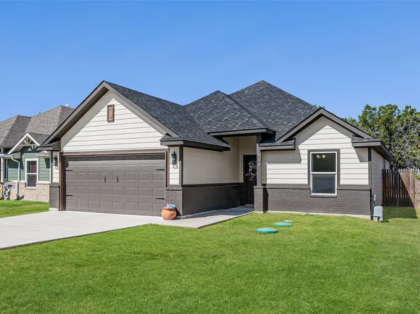 924 Colorado River Dr, Granbury, TX 76048