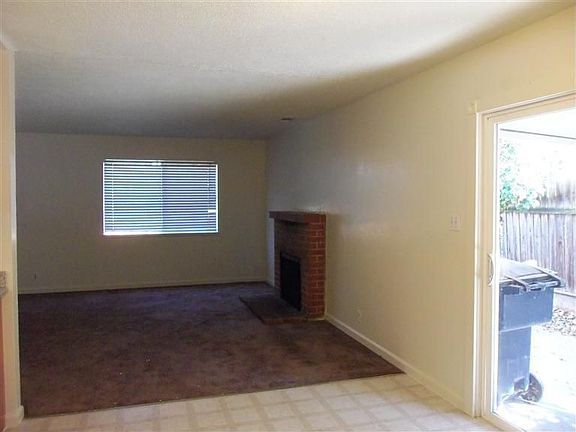 5th image of 1410 Chester Dr