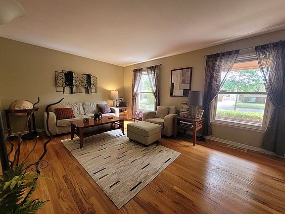 5th image of 675 Langley Blvd