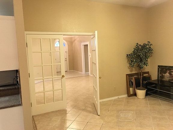 3rd image of 3110 Treasure Hills Blvd