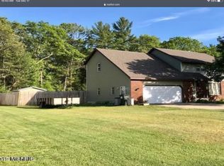 2227 Pinetree Ct, Whitehall, MI 49461