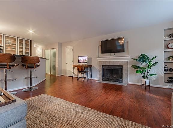 4th image of 509 Graham St #2A
