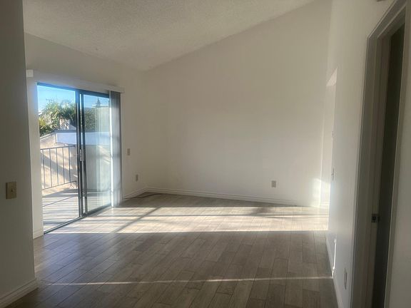 3rd image of 140 Magnolia St APT 8
