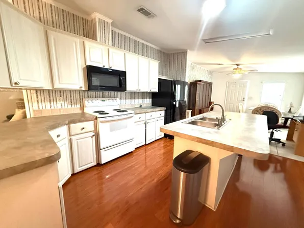 3905 Golf Cart Dr, North Fort Myers, FL 33917