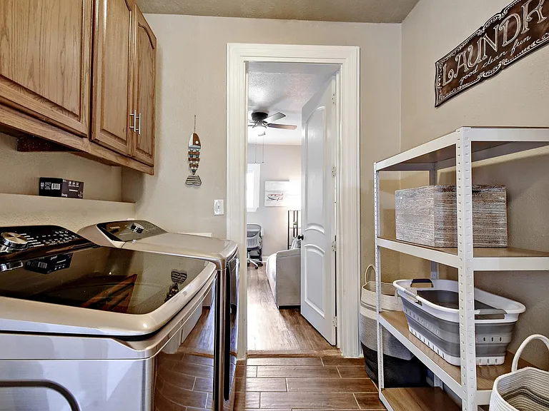 1246 Waverly Ave #101 — Photo 15