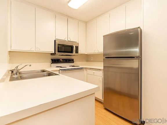 5th image of 1775 Diamond St Unit 202