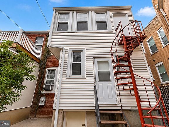 3rd image of 4327 Iowa Ave NW