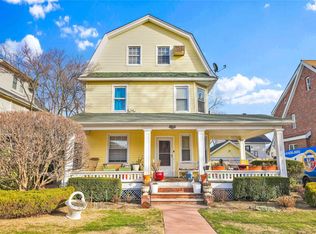 3913 219th St, Bayside, NY 11361