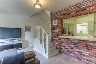 5th image of 2406 Hidalgo Ave