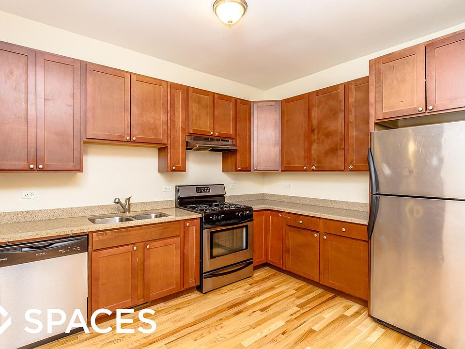 1st image of 3820 N Sheffield Ave #1SRE