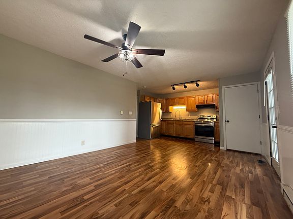 4th image of 1400 Irish Hills Ct