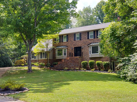 2nd image of 413 Schooner Ln