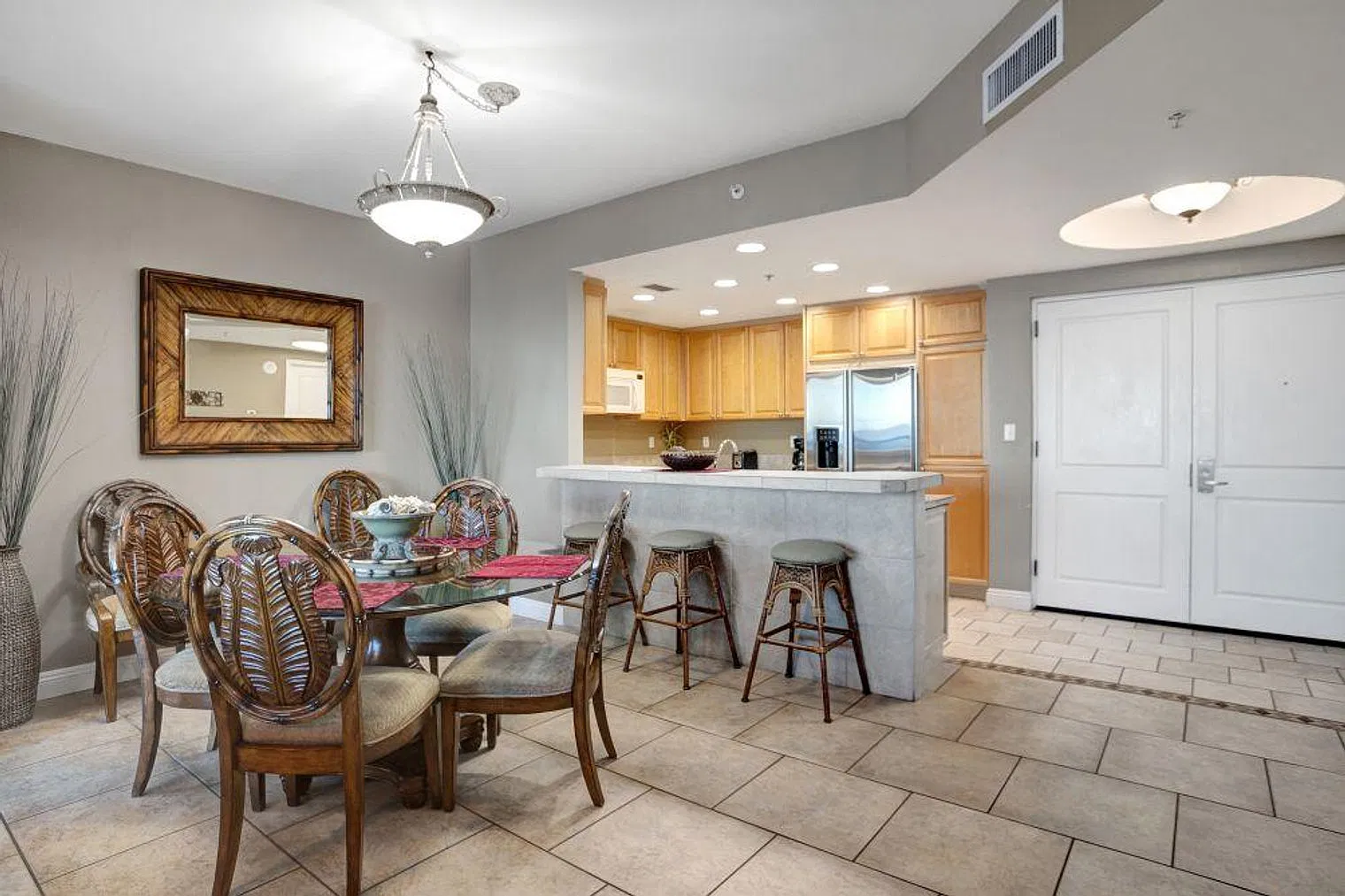 2 bed, 3.0 bath, 1323 sqft, $6,600 — Photo 4