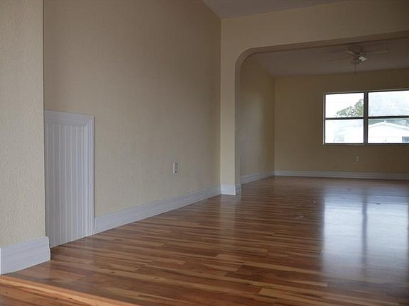 5th image of 136 Citrus Dr