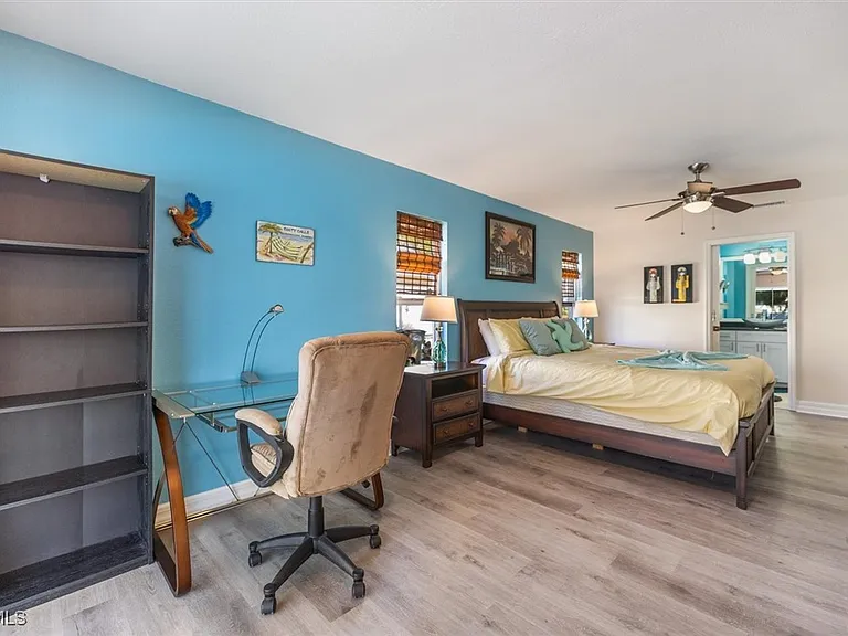 4516 SW 21st Pl — Photo 36