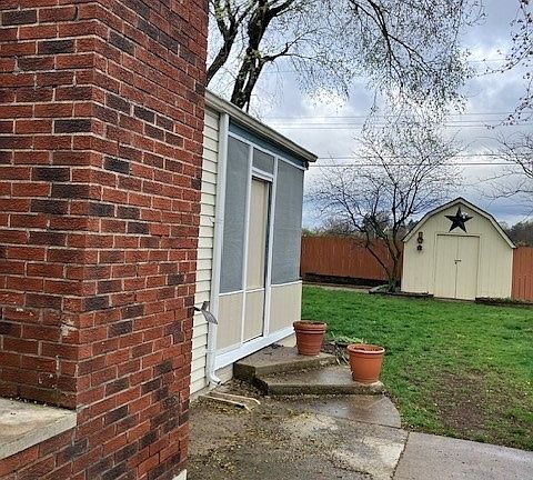 2nd image of 621 Lorella Ave