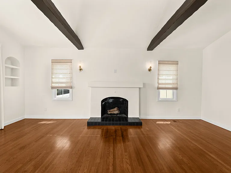 4858 E Alder Dr — Photo 8