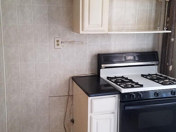 3rd image of 74 Fairview Ave APT 2