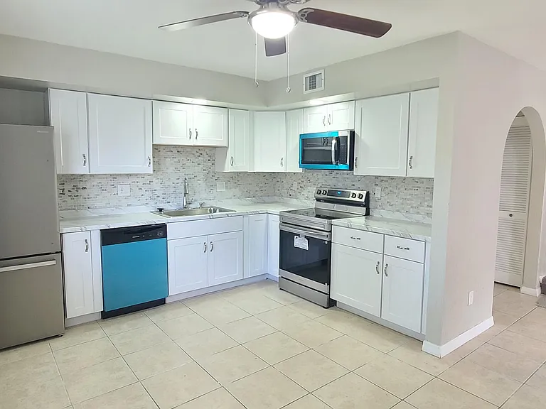2118 Oak Meadow Cir — Photo 5