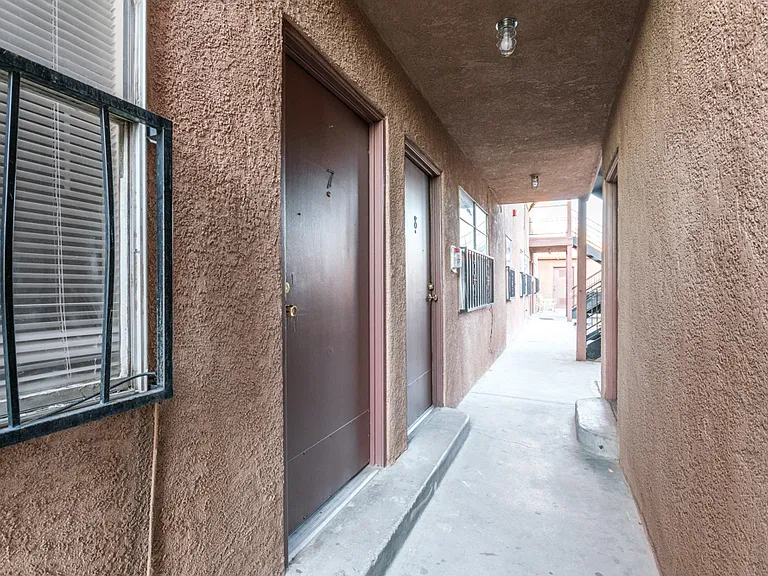 Zodiac Apartments — Photo 26