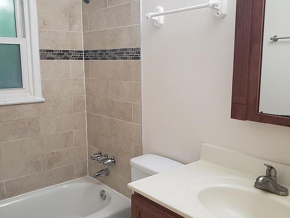 3rd image of 13350 Kerrydale Rd