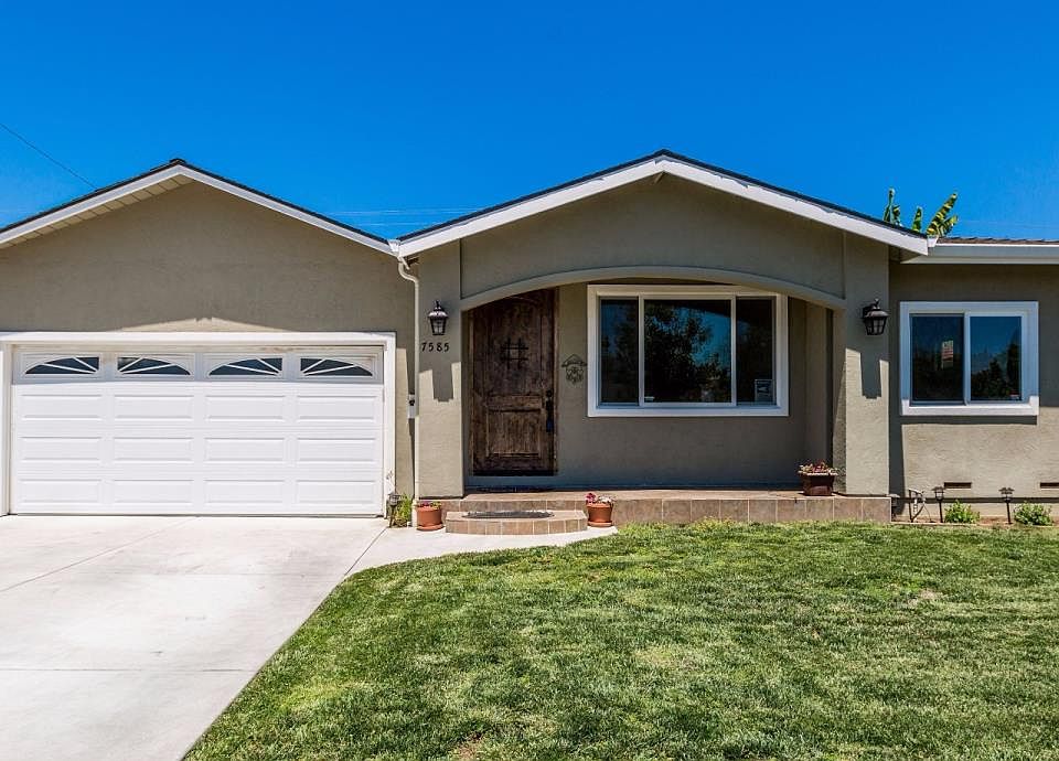 1st image of 7585 Rainbow Dr