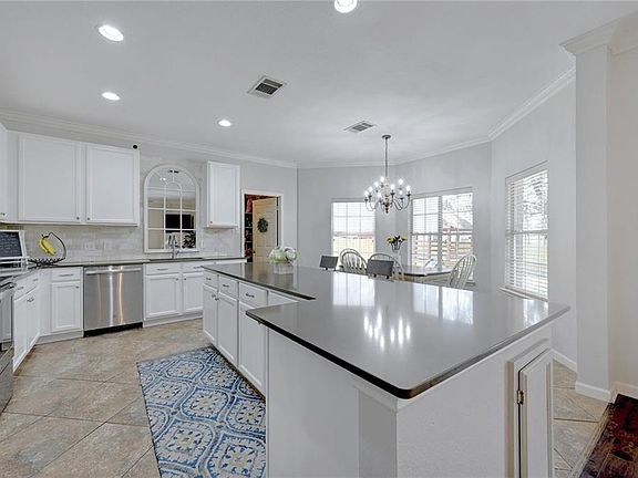 2nd image of 1505 Shady Creek Trl