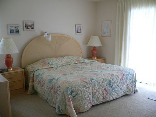 5th image of 609 Canton Ave