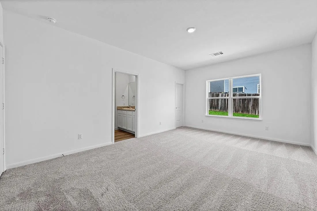 5 bed, 3.5 bath, 2470 sqft, $3,050 — Photo 4