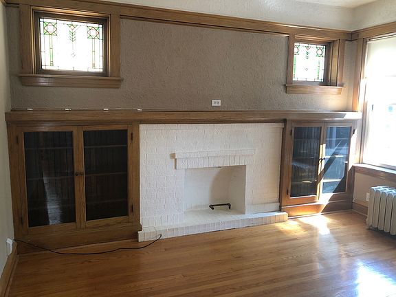 2nd image of 4448 N Sacramento Ave #1