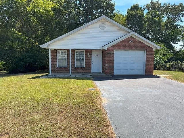 436 Catalpa Cir photo 1