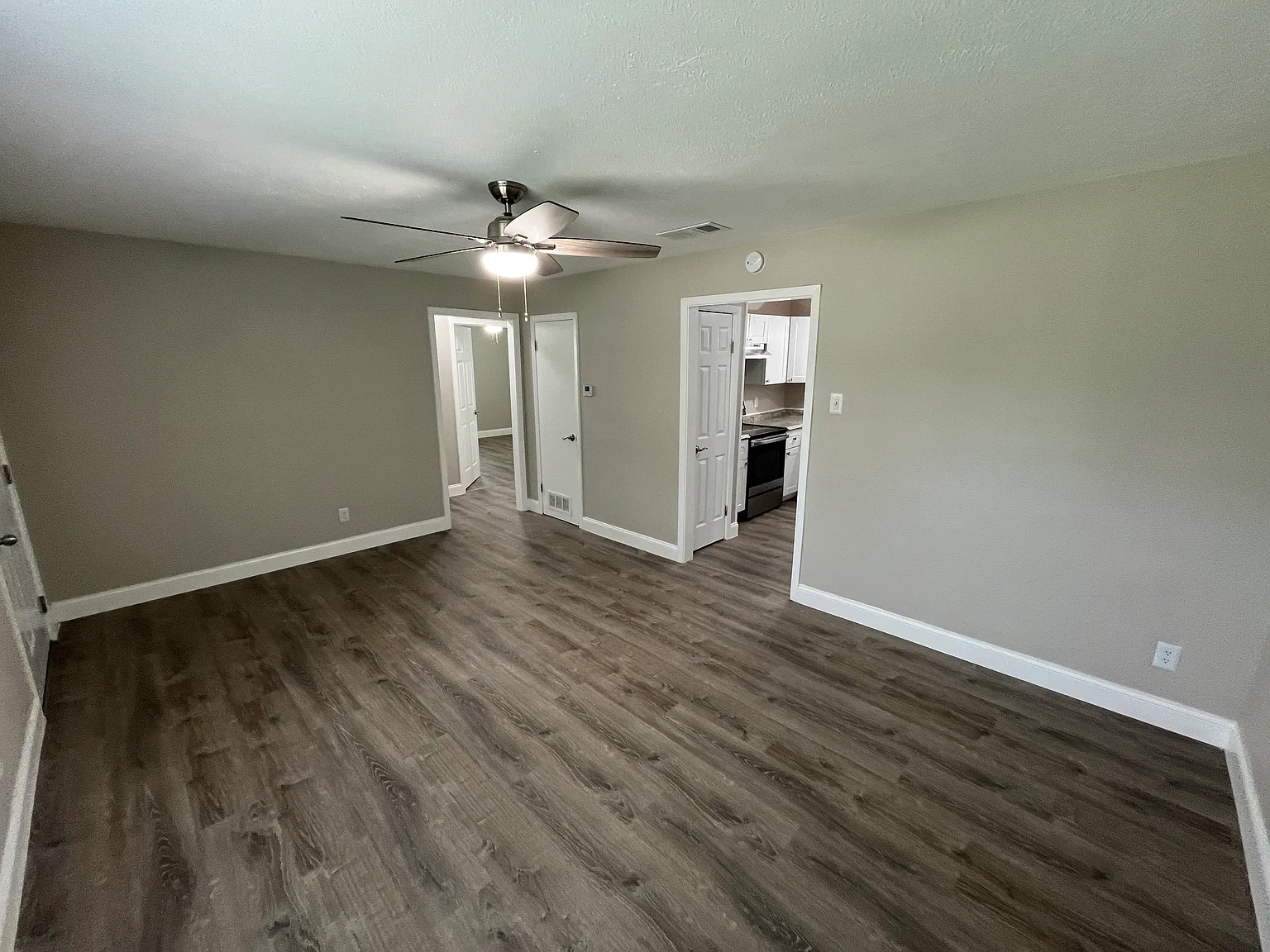 2 bed, 852 sqft, $1,750 — Photo 3
