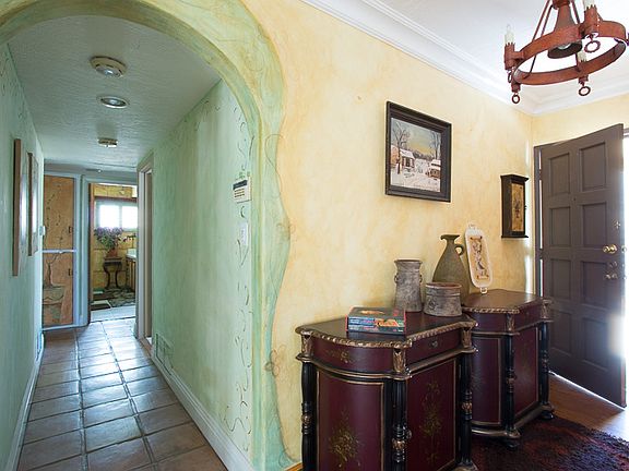 3rd image of 5924 Glade Avenue