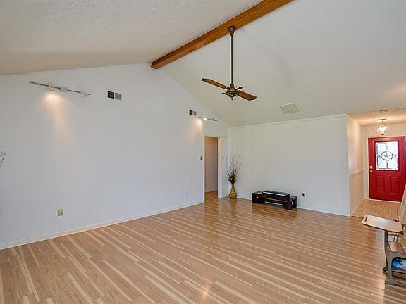 4th image of 2311 Goodrich St