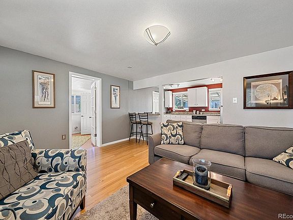 4th image of 3040 Grape St