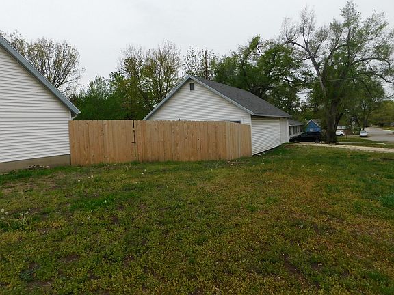 3rd image of 1201 S Shelden St
