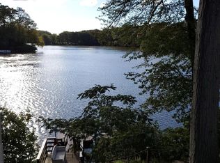 70 Whitman Dr, Red Bank, NJ