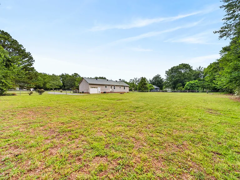 3918 Ashley Dr — Photo 16