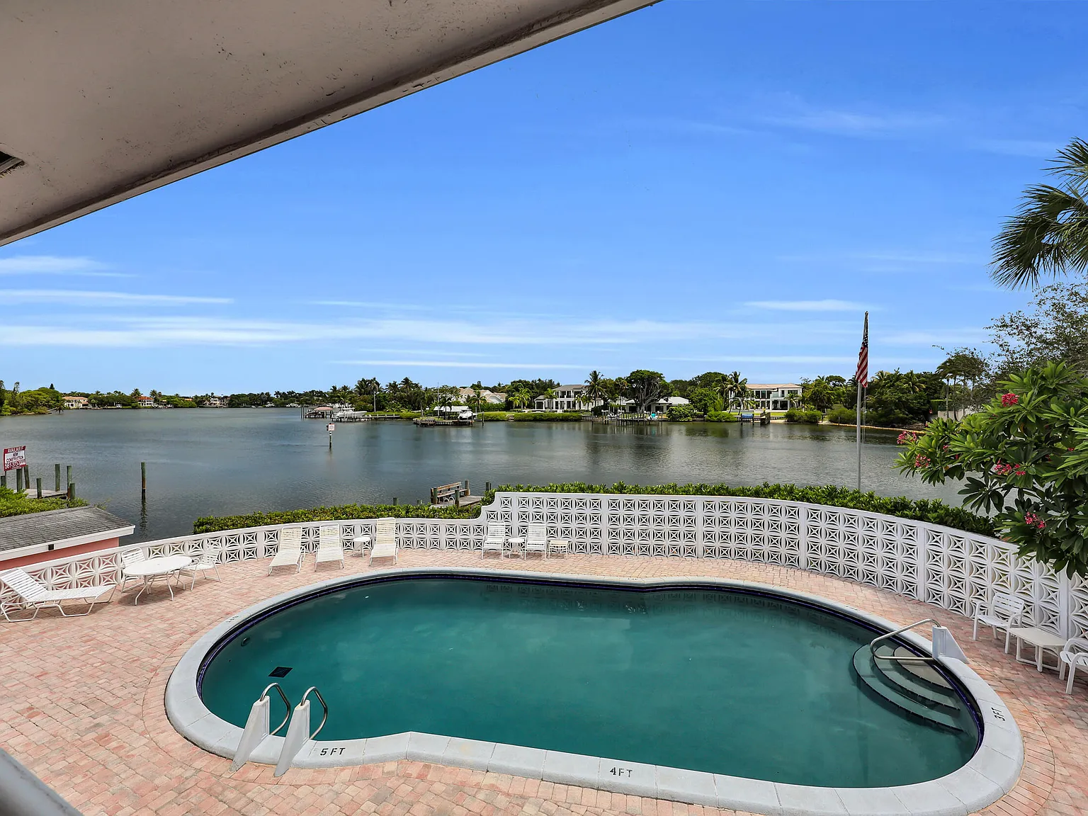 2 bed, 2.0 bath, 730 sqft, $4,000 — Photo 3