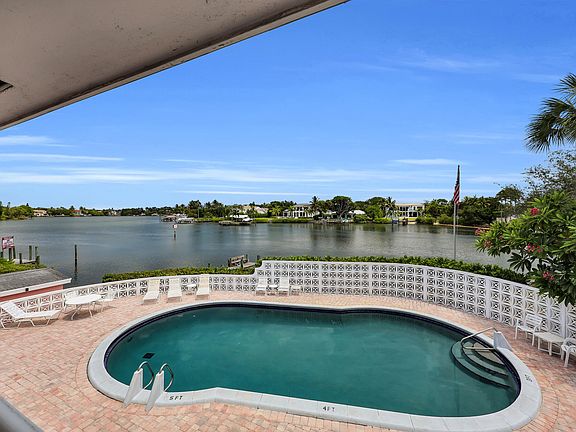 3rd image of 475 Tequesta Dr APT 16