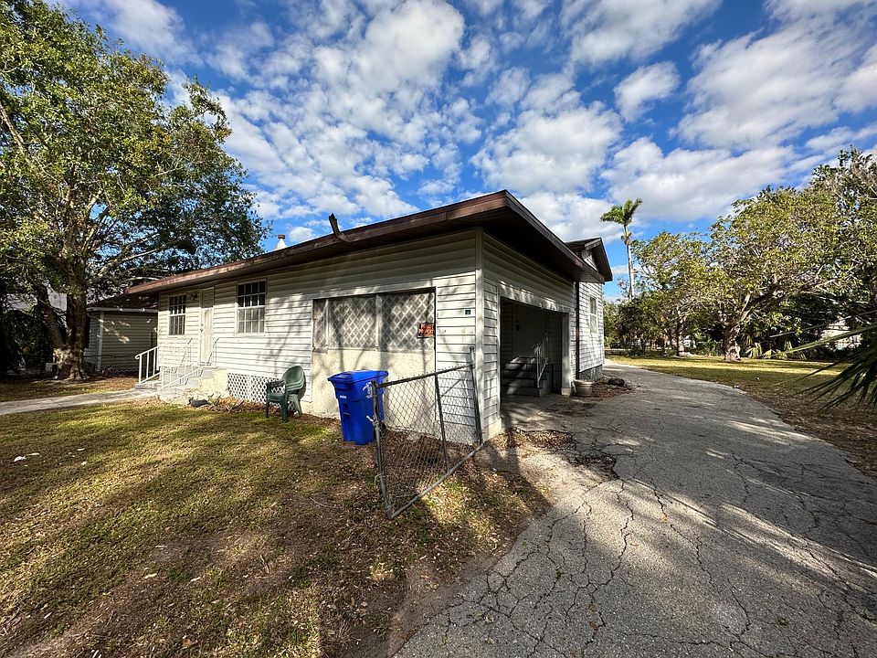 1st image of 2115 Crawford St #B