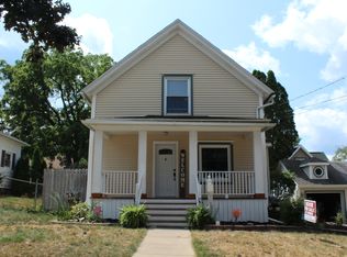 214 Maple St, Grand Ledge, MI 48837